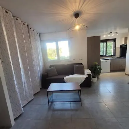 Joli En Appartement *